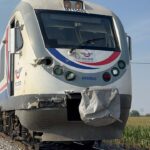 trenin carptigi kamyonet ikiye bolundu c6cad48de55f