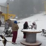 Uludağ'da Kar Yağışı Etkisini Sürdürüyor, Bembeyaz Bir Manzara Ortaya Çıktı 1 uludagda kar yagisi suruyor 79b8e6591091