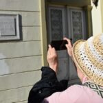 Rumların Torunları, 103 Yıl Sonra Urla'ya Gelerek Atalarının İzlediği İzleri Gezdi 3 urlali rumlarin torunlari 103 yil sonra atalarinin yasadigi kentte bulustu 959a4f659260