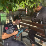 Antalya’da Cami Avlusunda Banka Sıkışan Adam, İtfaiye Ekipleri Tarafından Kurtarıldı 2 uyurken bacagini banka sikistirdi itfaiye kurtardi dbd6c6e2c853