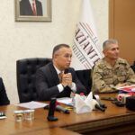 Gaziantep'te 80 Bin Suriyeli Ülkelerine Döndü, Mülteci Sayısı 335 Bin 973'e Ulaştı 2 vali ceber gaziantepten ulkelerine donen suriyeli sayisi 80 bin oldu ea47c593283b