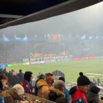 Fenerbahçe'nin Viktoria Plzen ile oynadığı maçta taraftarlar dikkat çeken bir koreografi sergiledi. 1 viktoria plzenden dikkat ceken pankart 30bd6169270a