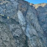 Artvin'de Yamaçtan Düşen Kayalar Çoruh Nehri'ne Yuvarlandı, Okulda Eğitime Ara Verildi 1 yamactan kopan kayalar coruha yuvarlandi yakindaki lisede egitime 1 gun ara verildi 24b9fc2ab8b5