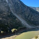 Artvin'de Yamaçtan Düşen Kayalar Çoruh Nehri'ne Yuvarlandı, Okulda Eğitime Ara Verildi 3 yamactan kopan kayalar coruha yuvarlandi yakindaki lisede egitime 1 gun ara verildi c669db055d01