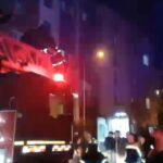 Ünye'de Yangın Faciasında Balkonda Mahsur Kalan 12 Yaşındaki Kız Kurtarıldı 1 yanan evin balkonunda mahsur kalan cocuk kurtarildi b7879f4df12f