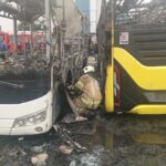 Bursa'da Park Halindeki Servis Otobüsü Yangınla Kül Oldu, Diğer Araçlar da Etkilendi 8 yetkili servise birakilan park halindeki 3 otobus alev alev yandi 3e2b581dc920
