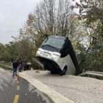 yokusta park edilen tur otobusu hareket edince sarampole dustu 1660395848b8