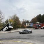 yokusta park edilen tur otobusu hareket edince sarampole dustu f191c205497f