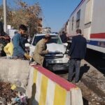 yuk treni hemzemin gecitte otomobile carpti surucu kacti 2 07ef0d605a80