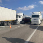 Kadınhanı'nda 4 TIR'ın karıştığı kazada bir kişi yaşamını yitirdi, iki kişi yaralandı 5 4 tir zincirleme kazaya karisti 1 olu 2 yarali dbac15b5a8a5