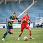 Fenerbahçe ve ABB FOMGET, Kadın Futbol Süper Ligi'nde 1-1 berabere kaldı 1 abb fomget fenerbahce arsavev 1 1 adab63368d02
