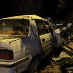 agaca ve aydinlatma diregine carpan otomobilin surucusu yaralandi 4996625c1ba5