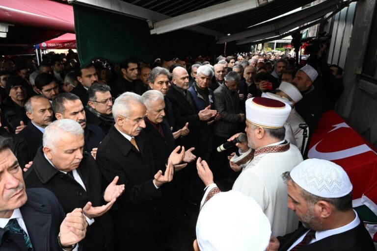 Prof. Dr. Mustafa Köseoğlu’nun cenazesi son yolculuğuna uğurlandı