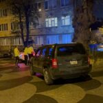 Alkollü Sürücü, Polisin Dur İhtarına Uymayarak Yakalandı 3 alkollu surucu bana 50 santimden fazla yaklasmayin herkesi ararim deyip polislere direndi a0aa3cceeccd