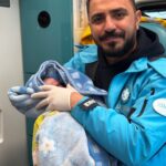 Akçakale'de Ambulansla Doğum Yapan Fatma Geçit, Bebeğine Yardım Eden Teknisyenin Adını Verdi 1 ambulansta dogan bebege saglik personelini adi verildi af4078049ba5
