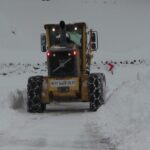 Borçka'da Yoğun Kar Yağışı Sürücüleri Zora Soktu, Çocuklar Eğlendi 10 artvinde kar nedeniyle araclar yolda kaldi suruculer ates yakip isindi 1a109e4ee0e7