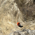 avcilar ucurumdan yuvarlanan kopegi kurtardi b985f26096c2