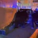 İnegöl'de Alkollü Sürücü, Park Halindeki Araçlara Çarparak Kaçtı, Yakalandı 3 bursada park halindeki 3 araca carpip kacan kamyonetin alkollu surucusu yakalandi dff758f5b57f