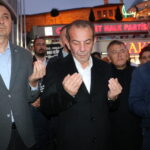 chpli tanju ozcan dualarla umreye ugurlandi 689d0ec98102