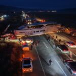 erzurumda yat tasiyan tir kara yolunu kilitledi d8426bd15bcb