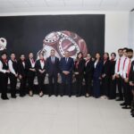 Iğdır Üniversitesi'nde Uçak Kabin Simülasyonu ile Havacılık Öğrencilerine Pratik Eğitim İmkanı Sunuluyor 2 havacilik ogrencilerine kabin simulasyon sinifinda uygulamali egitim c346b64f8177