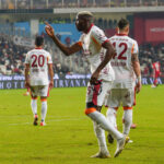 Galatasaray, Antalyaspor'u Dışarıda 4-1 Yenmeyi Başardı 11 hesapcom antalyaspor galatasaray 1 4 a5411285b720