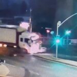 Avcılar'da otomobilin kamyonla çarpması sonucu kaza: 1 ölü, 1 yaralı 1 istanbul avcilarda kamyonun carpip surukledigi otomobil alev aldi 1 olu 1 yarali 9ffcbc76135c