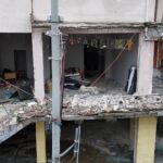 istanbul avcilarda tahliye edilen binanin balkonu coktu a1c30853bafd