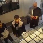 istanbul bagcilarda yolda yuruyen iki cocuk yerde bulduklari 1 milyon 300 bin lira degerindeki altini sahibine teslim etti 370a17d0b9a1