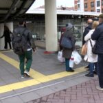 istanbul bakirkoy marmaray istasyonunda bir kisi raylara dustu seferlerde aksama yasandi e2344ca32c96