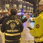 Beşiktaş'ta Yüksek Sesle Müzik Açan Sürücülere 1,5 Milyon Lira Ceza Uygulandı 2 istanbul besiktasta yuksek sesli muzik acan surucu polise yakalandi 14 gunde 15 milyon lira ceza kesildi 0e57de5bdbb6