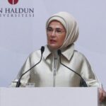 Emine Erdoğan, ruh sağlığı alanında yenilikçi adımlar atan İbn Haldun Üniversitesi'nin açılışında önemli mesajlar verdi. 3 istanbul emine erdogan medeniyetimizin sifa anlayisi modern bilimle bulusuyor c3186c24da1f