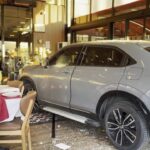 istanbul esenyurtta muzisyen cahit berkayin kullandigi otomobil restorana girdi 6cc451e08ad4