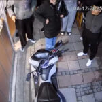 Kağıthane'de Borç Tartışması Baltalı Saldırıya Dönüştü, İş Yeri Zarar Gördü 7 istanbul kagithanede baltayla kuaforu basip klimayi patlatti beni oldurecegini soyledi 3ce460d0465a