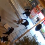 istanbul kagithanede kavgada cift bicakla saldirdi tekme ve yumrukla darbedildi 95c0d4bfd6ed