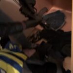 istanbul maltepede 2 eve duzenlenen operasyonda cok sayida silah ele gecirildi 2d0c3ca37ba1