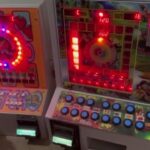 istanbul maltepede 2 eve duzenlenen operasyonda cok sayida silah ele gecirildi a43ed0325592