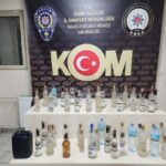 İzmir'de yılbaşı öncesi sahte alkol operasyonunda 1252 litre etil alkol ve 2 tutuklama gerçekleşti 3 izmirde yilbasi oncesi sahte alkol operasyonu 2 tutuklama 2e12053aeb5b