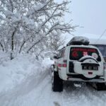 kar nedeniyle yolu kapanan koydeki hastaya paletli ambulansla ulasildi ad73fdb0d479