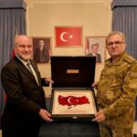 Kara Kuvvetleri Komutanı Tokel, Türkiye'nin Şam Büyükelçisi Köroğlu'nu ziyaret etti 1 kara kuvvetleri komutani orgeneral tokel sam buyukelcisi koroglunu ziyaret etti bfdd72c6772f