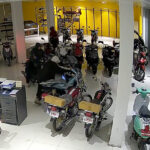 kepengini zorlayarak girdikleri galeriden 1 dakikada 4 motosiklet caldilar 0794738bcf04