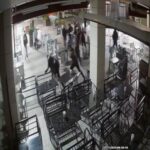 Bursa'da Küfür Uyarısı Sonrası Bıçaklı Kavga: 3 Arkadaş Yaralandı 2 kufurlu konusma tartismasinda baba ogul 3 arkadasi bicak ve palayla yaraladi 4b8ac61d4e8e