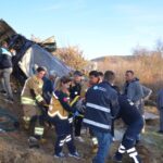 Manisa Demirci'de Elektrik Direğine Çarpan Otomobil Devrildi, Sürücü Ağır Yaralandı 3 manisada direge carpip sarampole devrilen otomobilin surucusu yaralandi 93cb6c7125ad