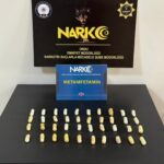 Ordu'da polis, 40 kapsül metamfetamin taşıyan yabancı uyruklu şüphelileri tutukladı. 1 midesinden 40 kapsul halinde 407 gram uyusturucu cikti 0a8ef361dbba