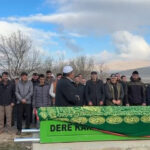 Bolvadin'de zihinsel engelli Hıdır Aktaş'ın cesedinde darp izleri bulunarak ailesi adliyeye sevk edildi. 1 olu bulunan zihinsel engellinin vucudunda darp izi 55e182c38a8f