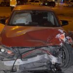 otomobilin park halindeki 2 araca carptigi kaza kamerada 4bc6de6c0ebb