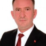 Uzunköprü'de Yön Levhası Direğine Çarpan Muhtar Hayatını Kaybetti 1 otomobiliyle yon levhasi diregine capan muhtar oldu 6532127fa55f