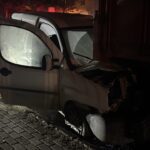 park halindeki hafif ticari araca carpan otomobilin surucusu aracini birakip kacti bb960f88d81c