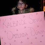 Kuşadası'nda SMA Hastası Bebeğin Annesine Duygusal Doğum Günü Sürprizi Yapıldı 3 smali teoman bebegin annesine dogum gunu surprizi d01903c57ba2