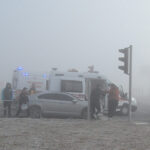 tir kirmizi isikta duran 4 araca carpti ac3a24eef049